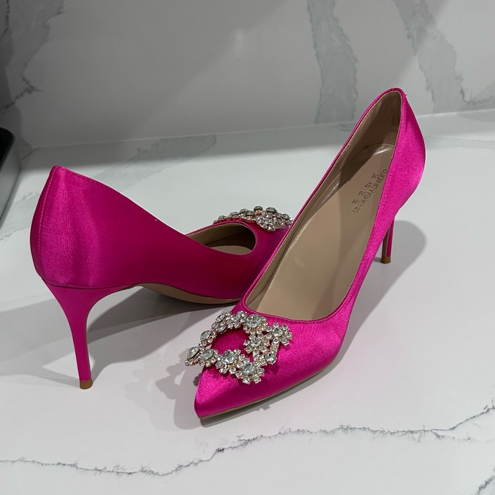 NWOT 💖 Pink Satin Heels with crystal - Picture 5 of 17